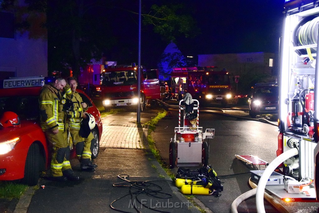 Grossfeuer Einfamilienhaus Siegburg Muehlengrabenstr P0183.JPG - Miklos Laubert